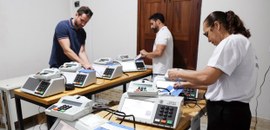 No Maranhão, urnas eletrônicas recebem dados para eleição simulada