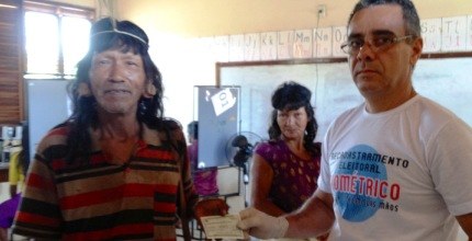 Setecentos e noventa e oito índios da aldeia Escalvado do município de Fernando Falcão (termo da...