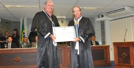 TRE-MA Clodomir Reis é empossado membro efetivo do TRE O juiz federal Clodomir Sebastião Reis foi empossado membro efetivo do Tribunal Regional Eleitor...