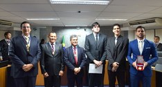 Foram agraciados com a referida comenda o desembargador Carlos Santos de Oliveira, presidente de...