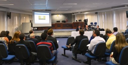 TRE-MA Corregedor se reúne com gerentes de processos para motivá-los ao trabalho das eleições 2016 O desembargador Lourival Serejo, vice-presidente e corregedor do Tribunal Regional Eleitoral do ...