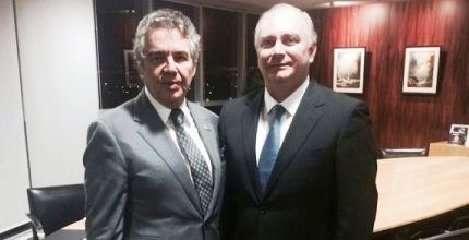 TRE-MA Desembargador Froz Sobrinho com o ministro Marco Aurélio Nesta terça, 25 de março, o desembargador Froz Sobrinho (presidente do Tribunal Regional Eleitor...