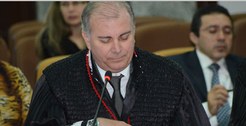 O desembargador José de Ribamar Fróz Sobrinho foi aclamado membro efetivo do Tribunal Regional E...