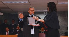 12/04/24 - Desembargador José Gonçalo de Sousa Filho prestando compromisso com presidente