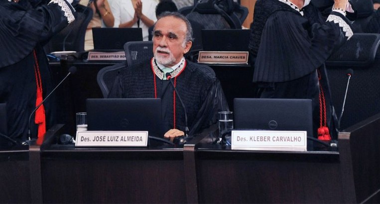 Desembargador José Luiz Oliveira de Almeida