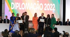 Governador e vice eleitos sendo diplomados no dia 17 de dezembro de 2022