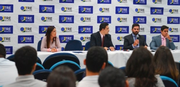 Visita de acadêmicos do curso de Direito da UNDB 