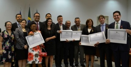 Juízes, deputado, prefeito, vereadora e servidora são homenageados em Caxias com Medalha em 17.1...
