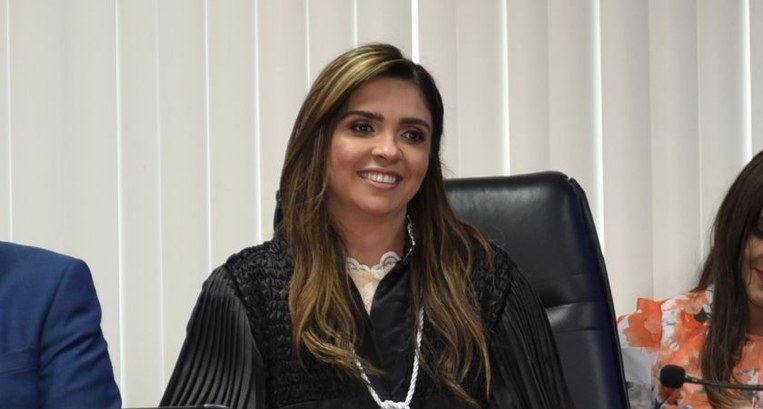TRE-MA - Juíza Lavínia Coelho Juíza Lavínia Coelho