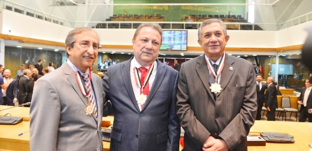 Desembargadores Raimundo Barros (E) e Cleones Carvalho Cunha (C) e o juiz Sebastião Joaquim Lima...