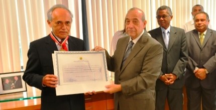 O Tribunal Regional Eleitoral do Maranhão realizou nesta quinta-feira sessão de entrega da Medal...