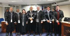 17.12.13 Composição da Corte em 17.12.13, da esquerda p direita: juiz estadual José Eulálio Figu...