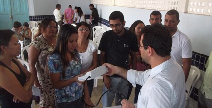 TRE-MA Mesários praticando nas urnas Treinamento de mesários da 93ª zona eleitoral