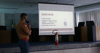 TRE-MA Orientações sobre álcool em gel - Corpo de Bombeiros Na manhã desta terça, 7/7, o tenente Yuri Bethovens, do Corpo de Bombeiros, esteve na sede do TR...