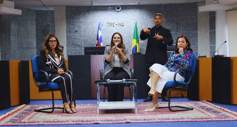jurista Amanda Waquim, membro substituta da Corte que exerce a função de Ouvidora da Mulher e as...