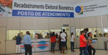 TRE-MA Parceria entre TRE e Shopping São Luís possibilitou o atendimento de mais de 88 mil eleitores O desembargador Froz Sobrinho (presidente do TRE-MA), acompanhado do desembargador José Eulálio ...