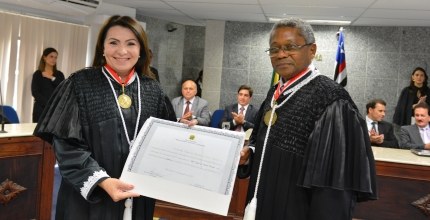 TRE-MA Posse da Dra. Alice de Sousa Rocha Alice de Sousa Rocha foi eleita para o cargo de membro efetivo do Regional durante sessão admini...