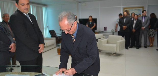 Desembargador Vicente de Paula Gomes de Castro tomou posse no TRE-MA em 20 de julho de 2017
