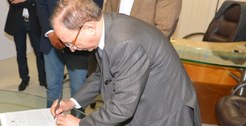 Em cerimônia realizada no gabinete da presidência do Tribunal Regional Eleitoral do Maranhão, na...
