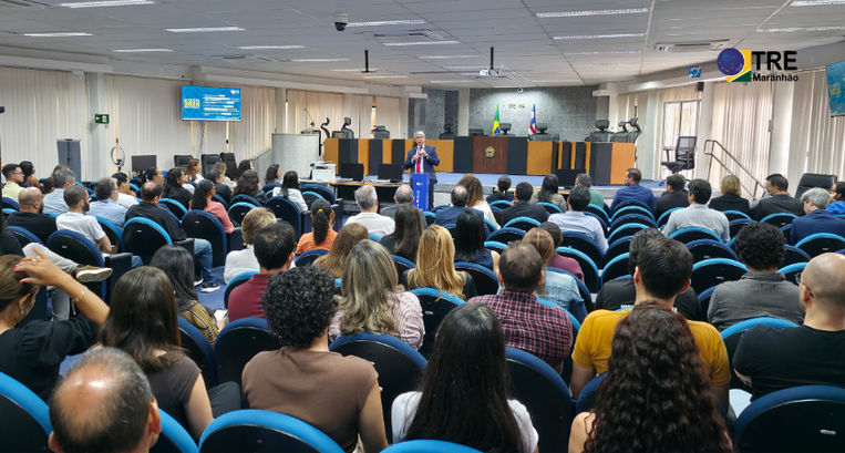 Presidente Paulo Velten durante Papo de Sexta