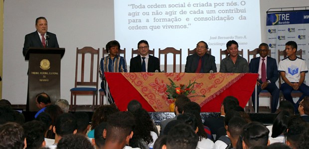 TRE-MA - Projeto voto jovem na escola Liceu Maranhense Projeto voto jovem na escola Liceu Maranhense