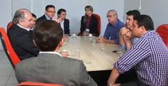 Desde o dia 1º de abril de 2013, o Shopping São Luís cede espaço próximo ao supermercado Hiper B...