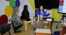 Servidora Regina Carneiro em visita ao TRE-PA