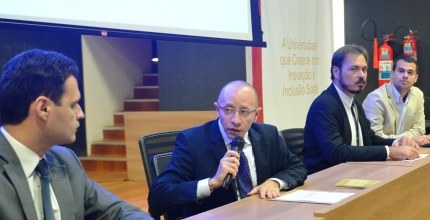 TRE-MA Simpósio Democracia Representativa capa Juiz federal Clodomir Reis fez a palestra de abertura do Simpósio com o tema financiamento de ca...