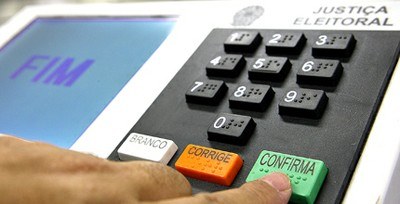 Urna utilizada na campanha do voto limpo em 11.9.2012 Urna eletrônica.